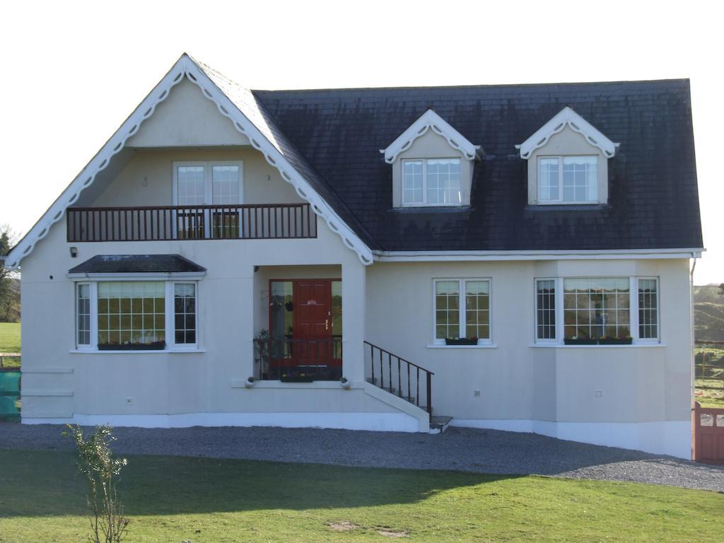 The Curragh Country House Accommodation Ньюбридж Экстерьер фото